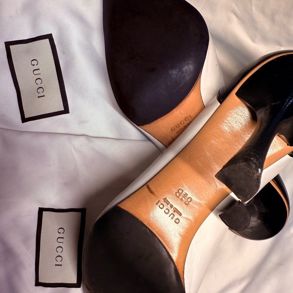 Gucci Two-Tone Black and White Pointed Toe Heels - Picture 3 of 5